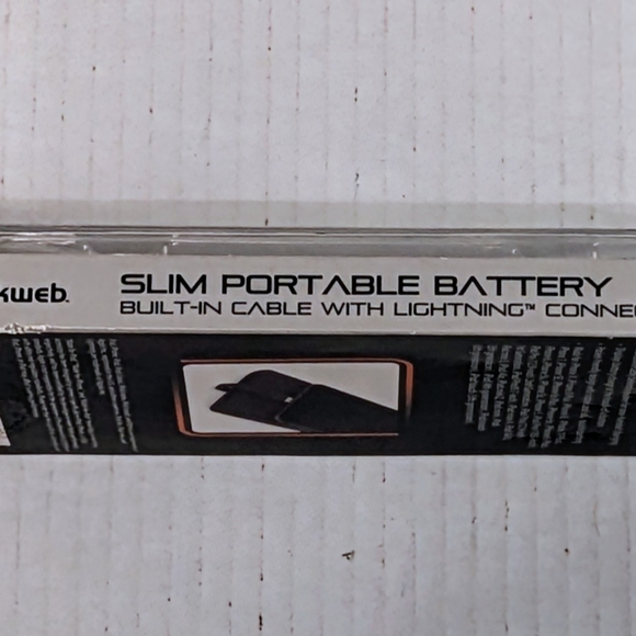 Blackweb Slim All-in-One Portable Battery Pack - Picture 3 of 11